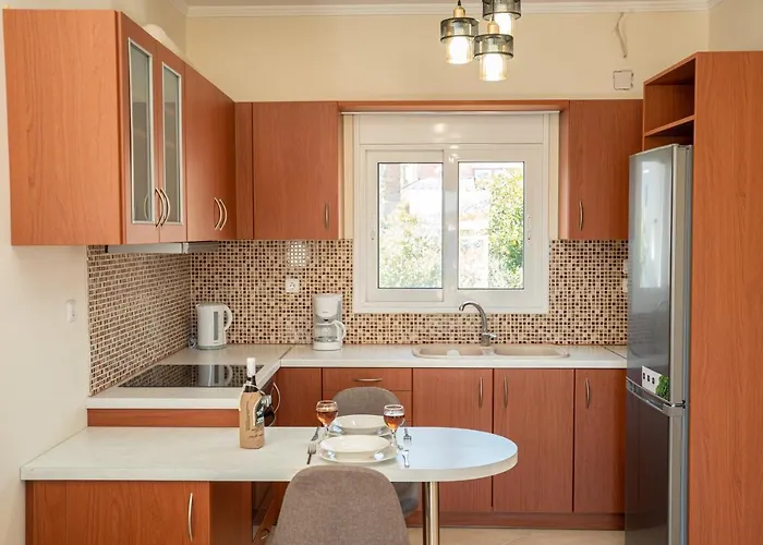 Apartment John's Karavomylos