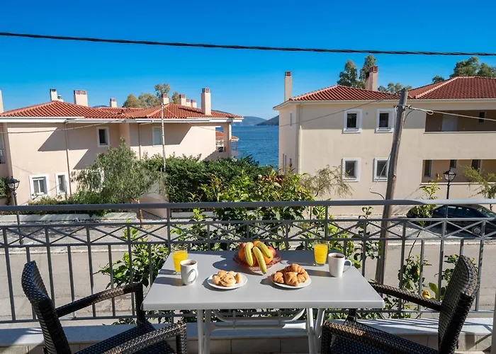 John's * Karavomylos