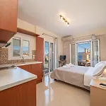 John's * كارافوميلوس