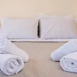 John's * كارافوميلوس